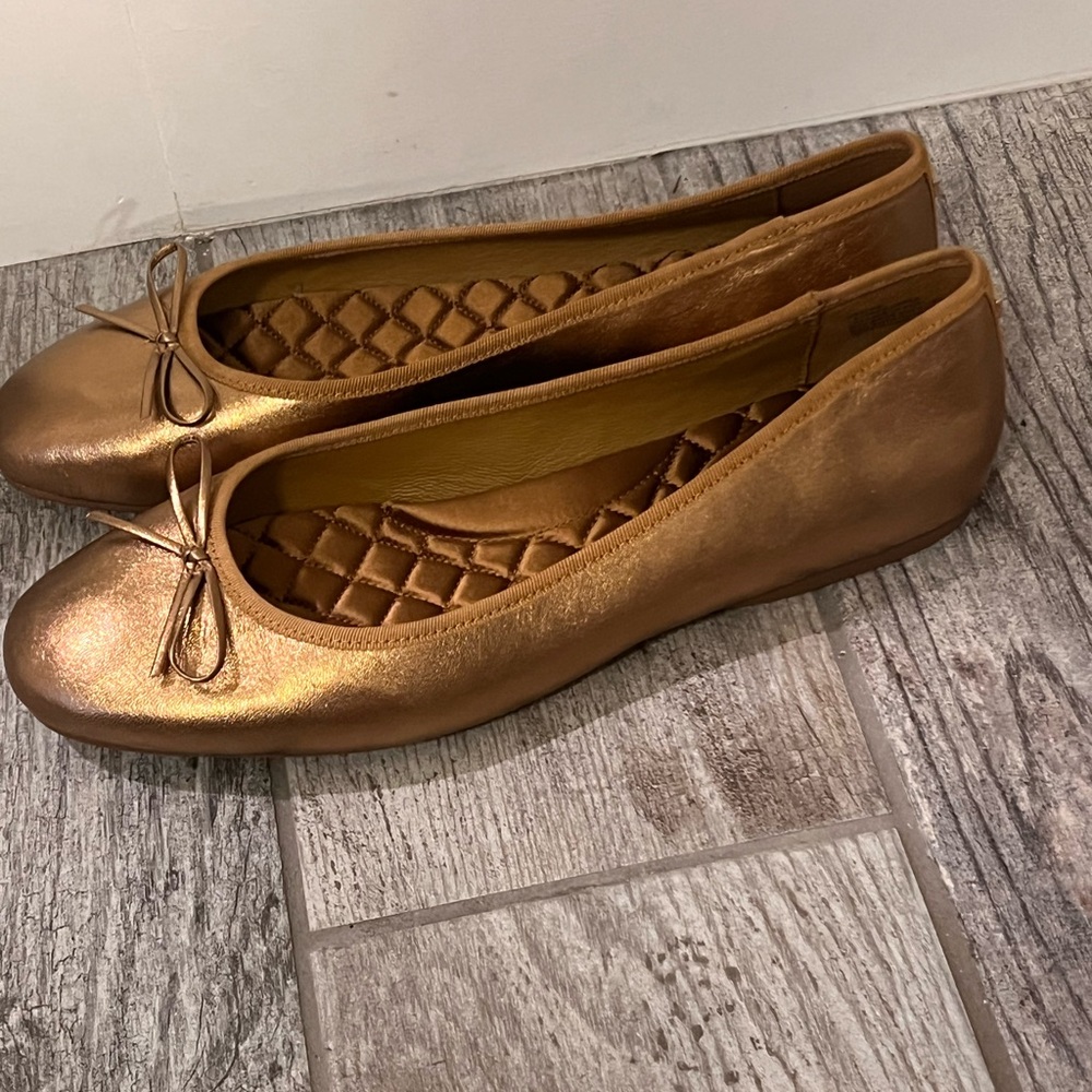 Birdies Bronze Metallic Ballet Flats with Bow - Picture 2 of 5